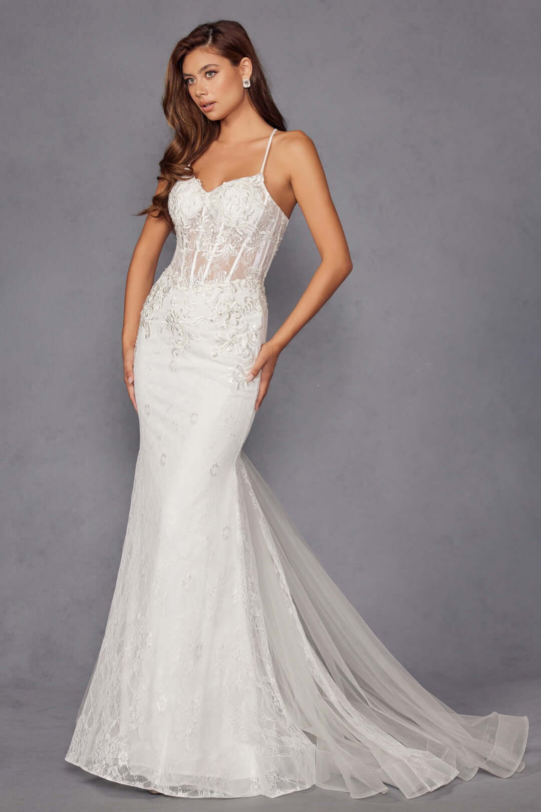 mermaid wedding dress ottawa, corset wedding dress in orleans, best bridal store in ottawa, bridal boutique in orleans, ottawa. wedding dress with spaghetti straps