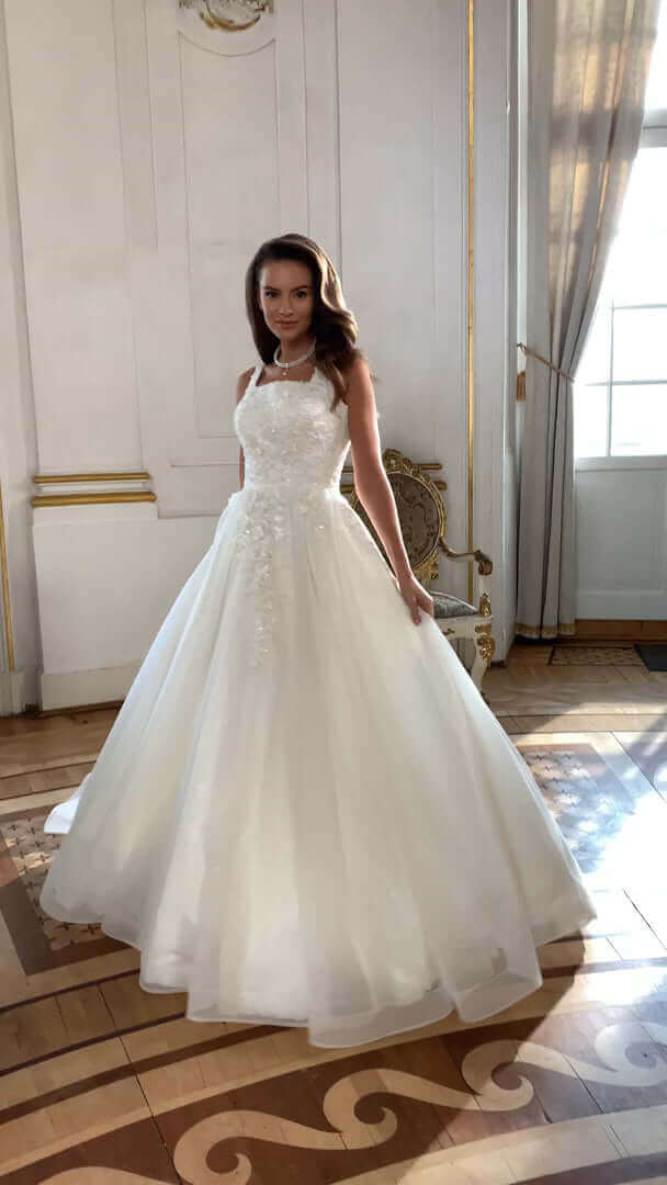 Carson Aline Tulle Lace Wedding Dress featuring a square neckline and built-in corset, ideal for a lace wedding dress.