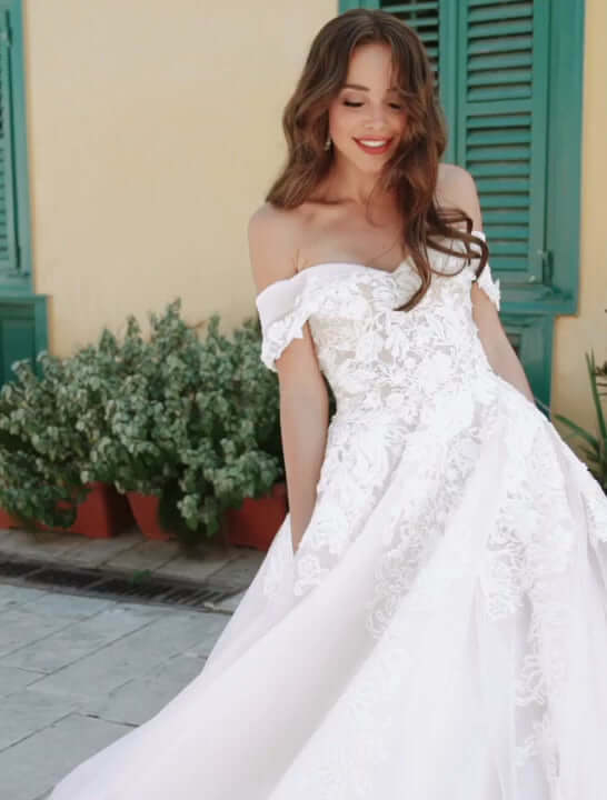 best bridal shop, best bridal store ottawa, best bridal store, boutiques in Ottawa, bridal boutique in orleans, bridal boutique near me, aline wedding dress