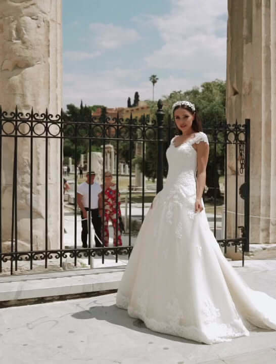 wedding dresses online shop, wedding dresses outlet, wedding gowns Canada, wedding gowns in Canada, 