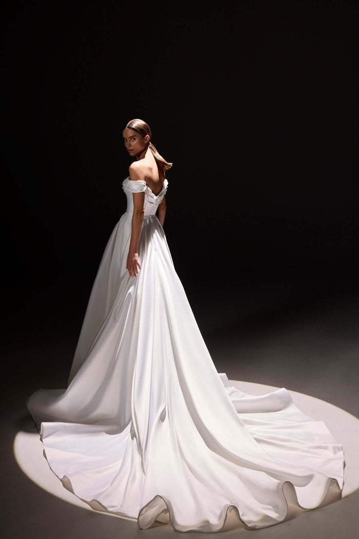 bridal  designer,bridal  designer,canada wedding dress designers,light wedding dress,light wedding dresses,wedding dresses with low back, a-line wedding gown