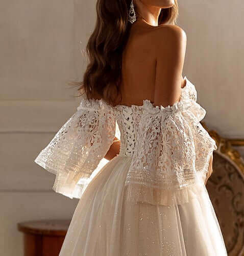 corset wedding gowns, boutiques in Ottawa, bridal boutique in orleans, bridal boutique near me, bridal gown Canada, lace wedding dress