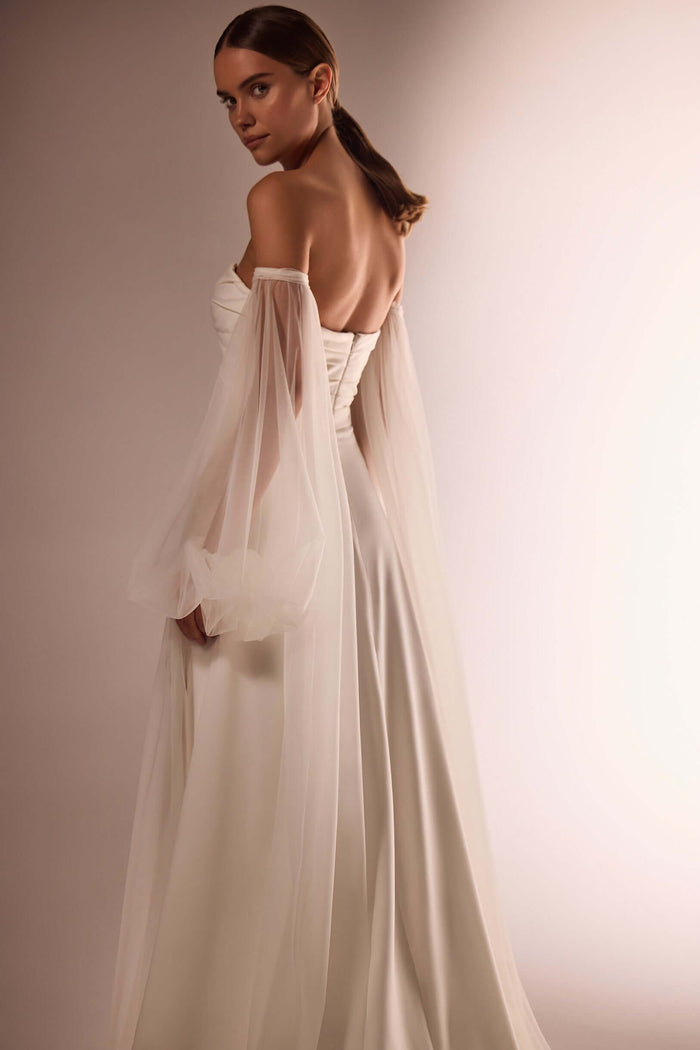 canadian wedding dress designers,canadian wedding gown designers,flowy wedding dresses,flowy wedding dress,bohemian wedding dresses, fitted wedding gown