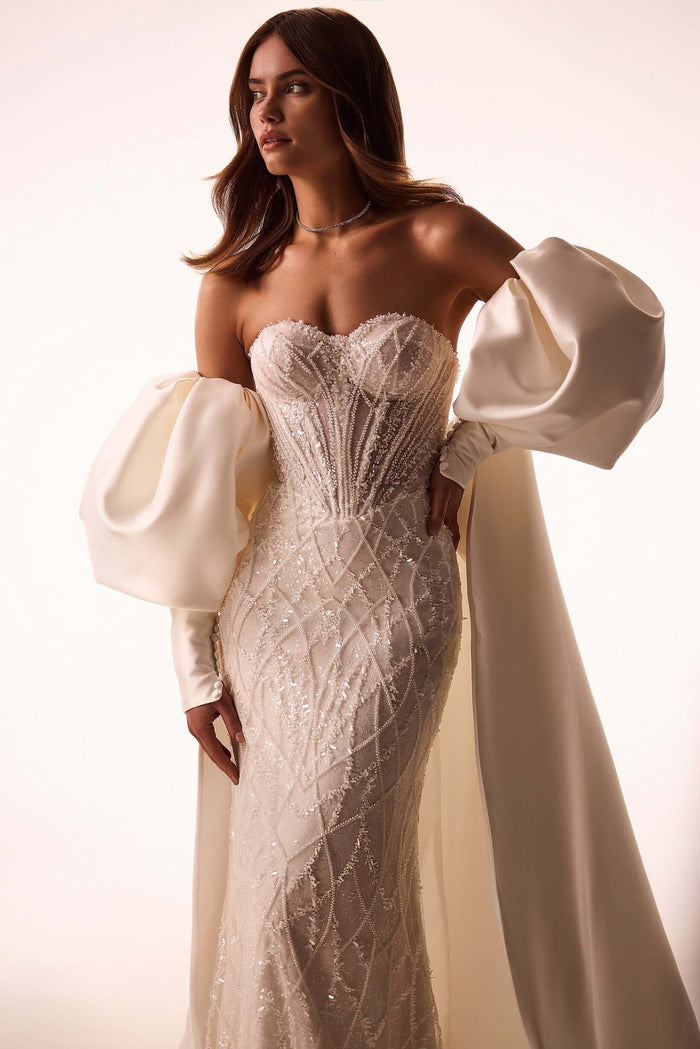 removable sleeves, removable train,sample sale Canada,wedding dress boutique near me,wedding dress boutiques near me,wings wedding dress, mermaid wedding dress