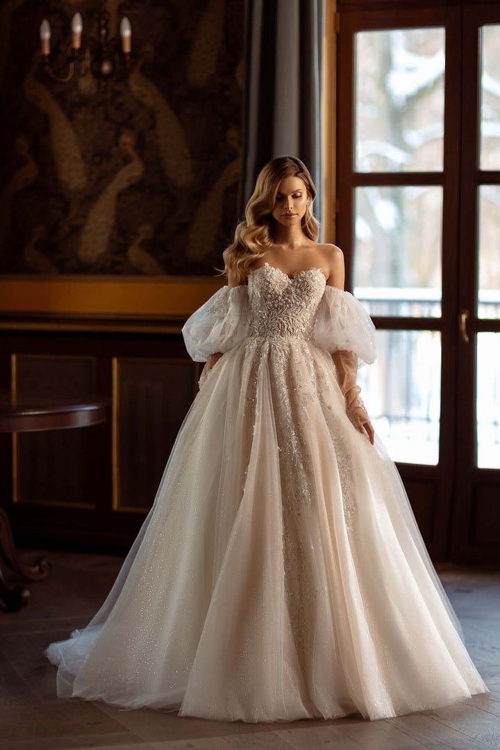 sweetheart wedding dress, removable off shoulder sleeves. lace ball gown, bridal store ottawa, best bridal shops in orleans, ottawa