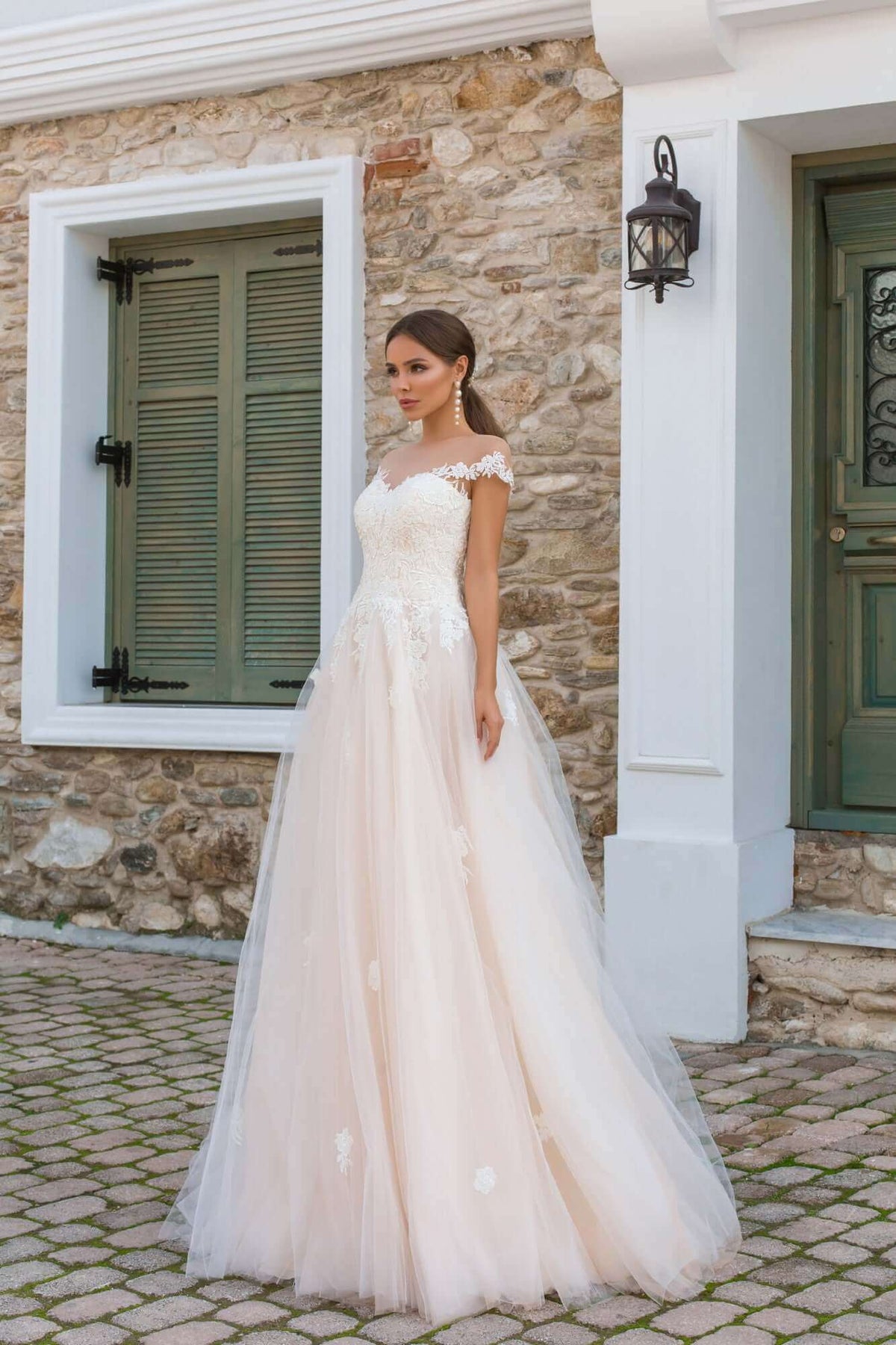 tulle wedding dress, bridal shop orleans, bridal shops Canada, bridal shops near me, bridal store in orleans, lace wedding dress