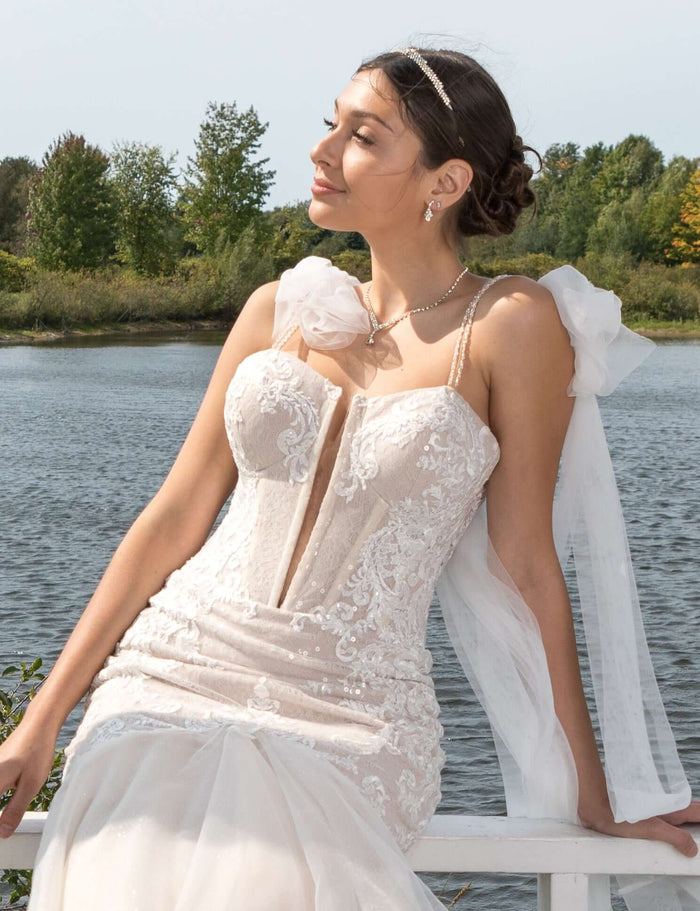 flying sleeve wedding dress, wedding dress with flying sleeves, sleeveless wedding dress, wedding dress with removable sleeves, lace wedding dress