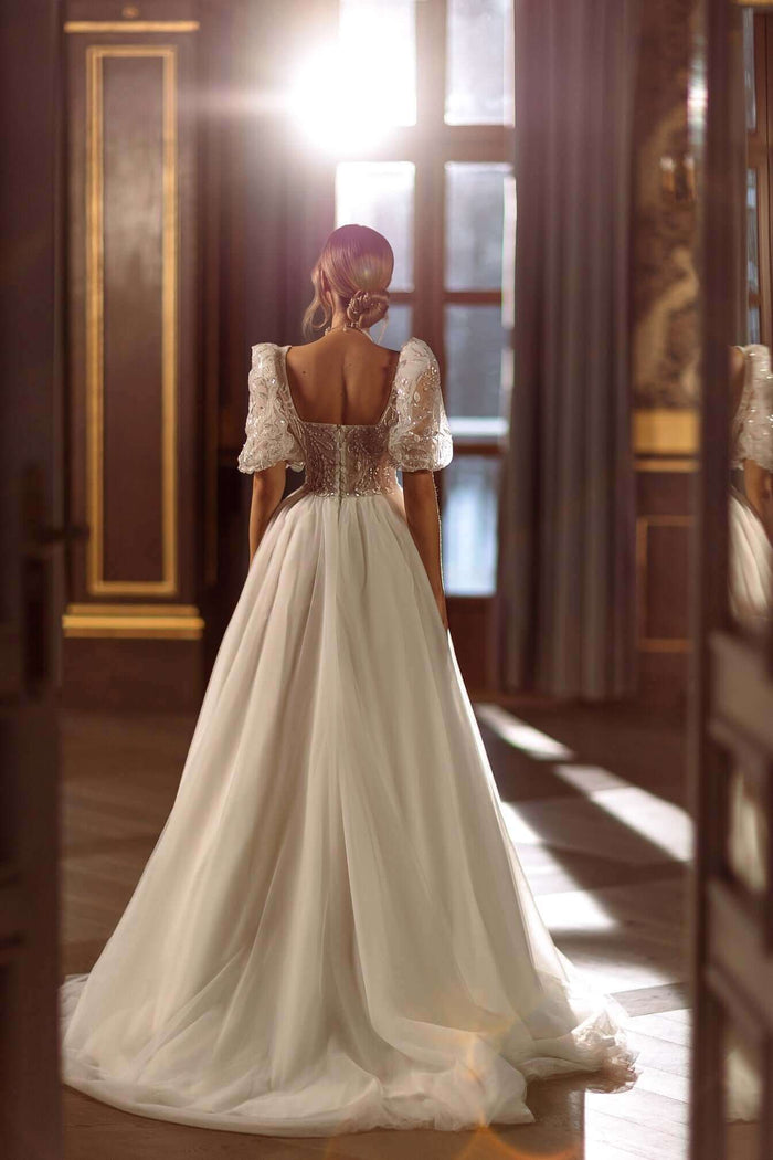  bridal shop Ontario, bridal shop orleans, bridal shop, bridal shops Canada, wedding dresses outlet, wedding gowns in Canada, satin wedding dress