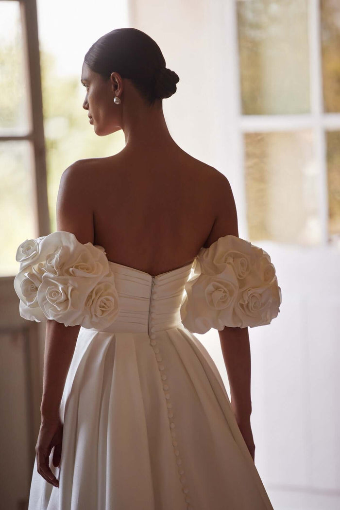 corset wedding dress, wedding dress in Canada, wedding dresses online Canada, wedding dresses outlet, wedding gowns Canada, Mikado wedding dress