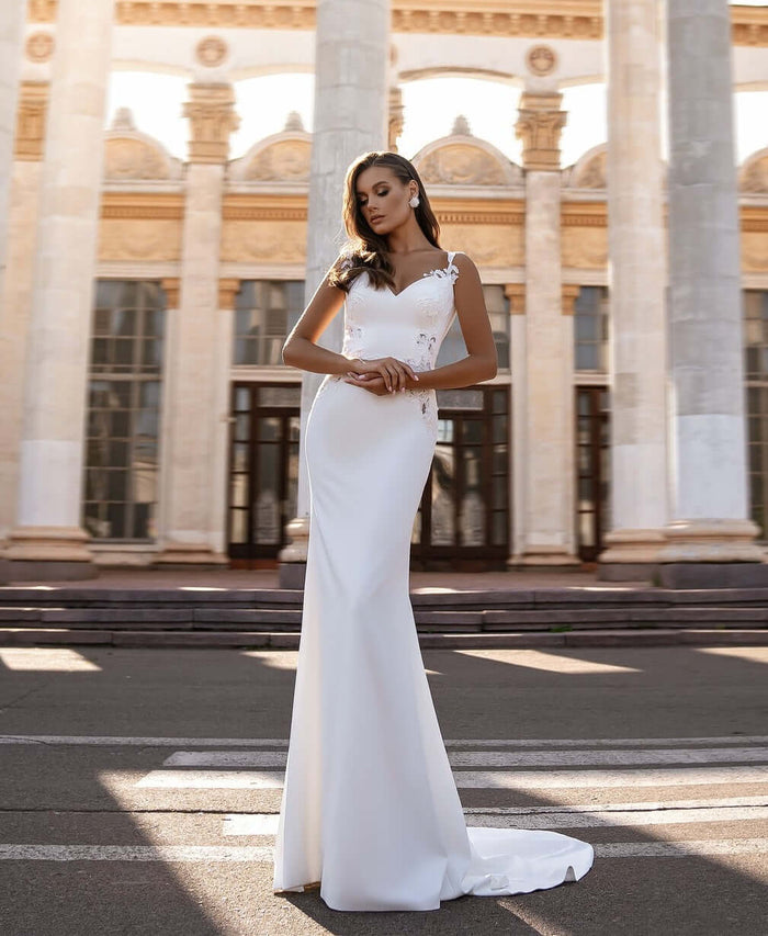  bridal boutique in orleans, bridal boutiques near me, bridal dresses Canada, bridal shop in orleans, lace wedding dress,