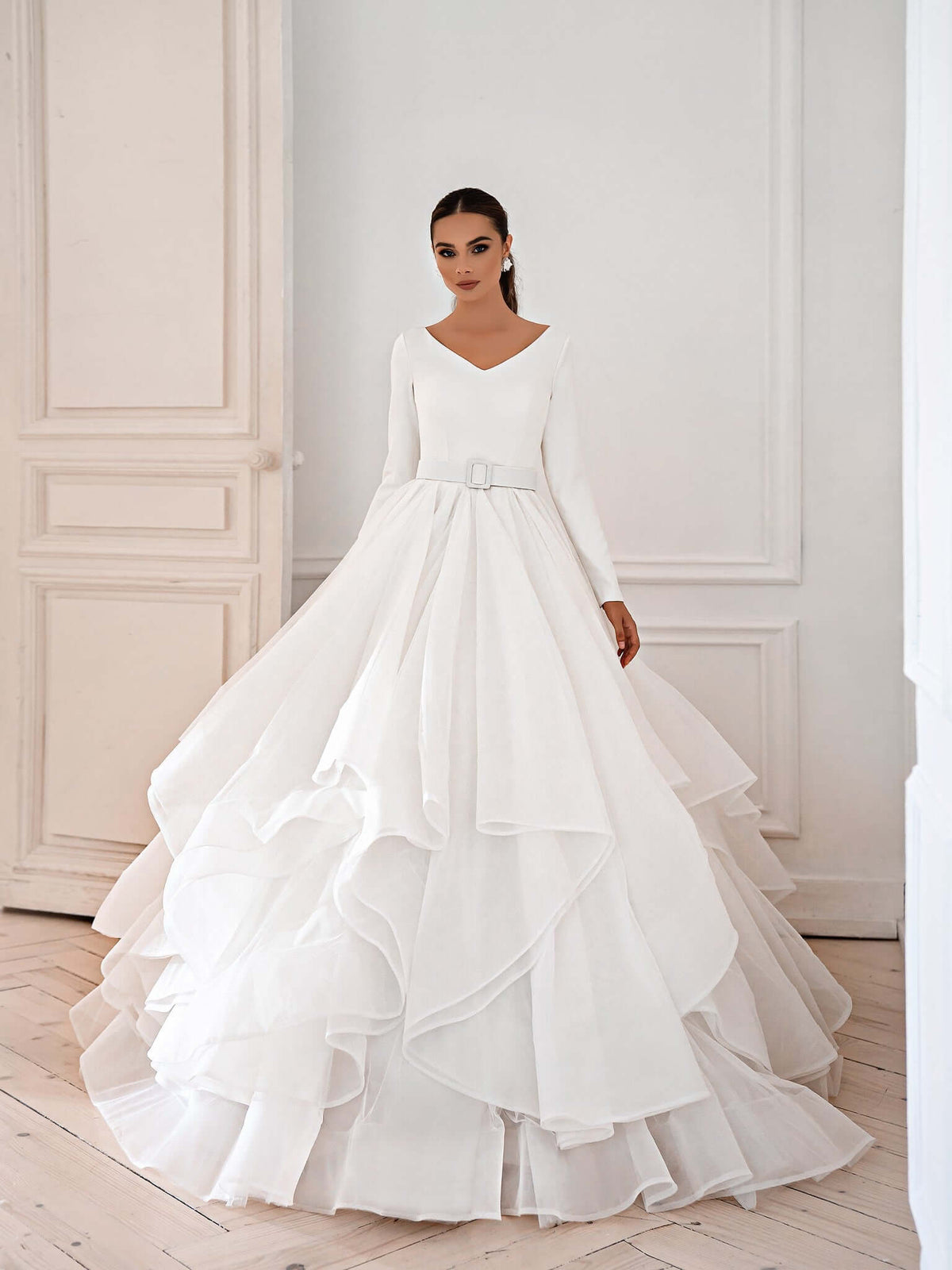  modest bridal gown near me, modest bridal gown ottawa, multilayer wedding dress, multilayer bridal gown ottawa, ball gown wedding dress