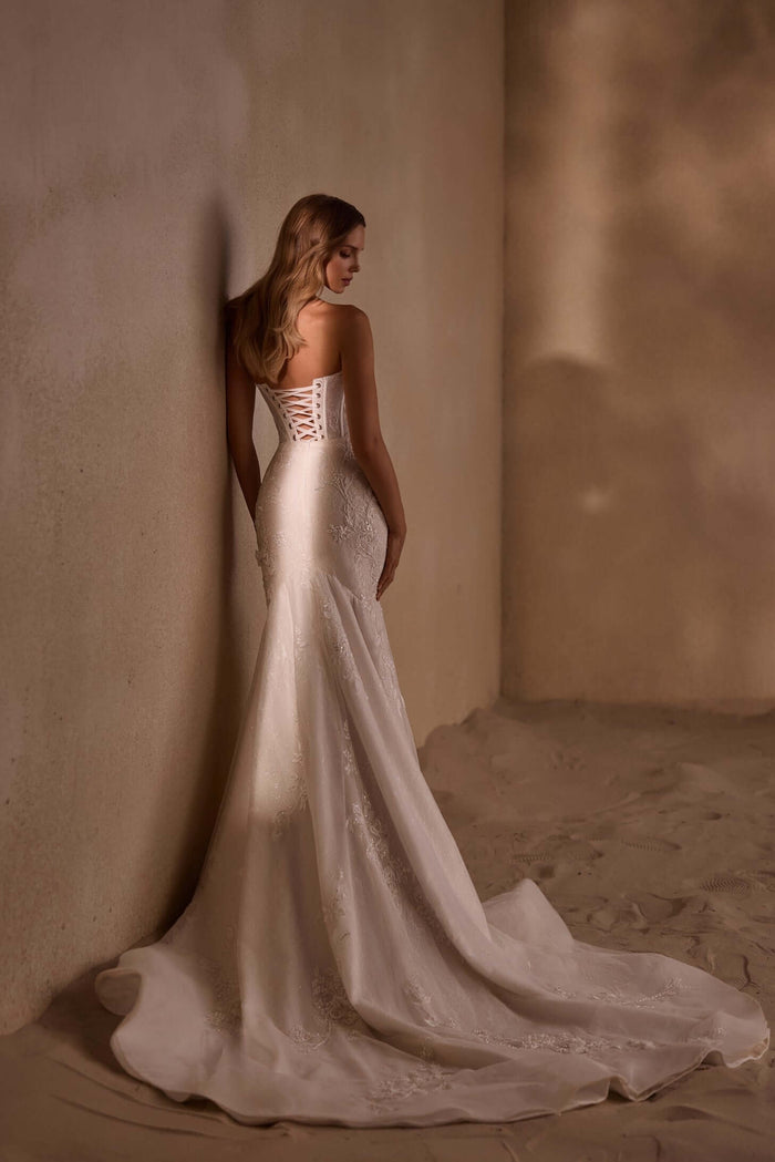 ivory wedding dress, champagne wedding dress, best bridal shop near me, bridal shop near me,bridal shop Ontario,bridal shop orleans,bridal shop,bridal shops Canada,bridal shops in Canada,bridal shops near me, mermaid wedding dress