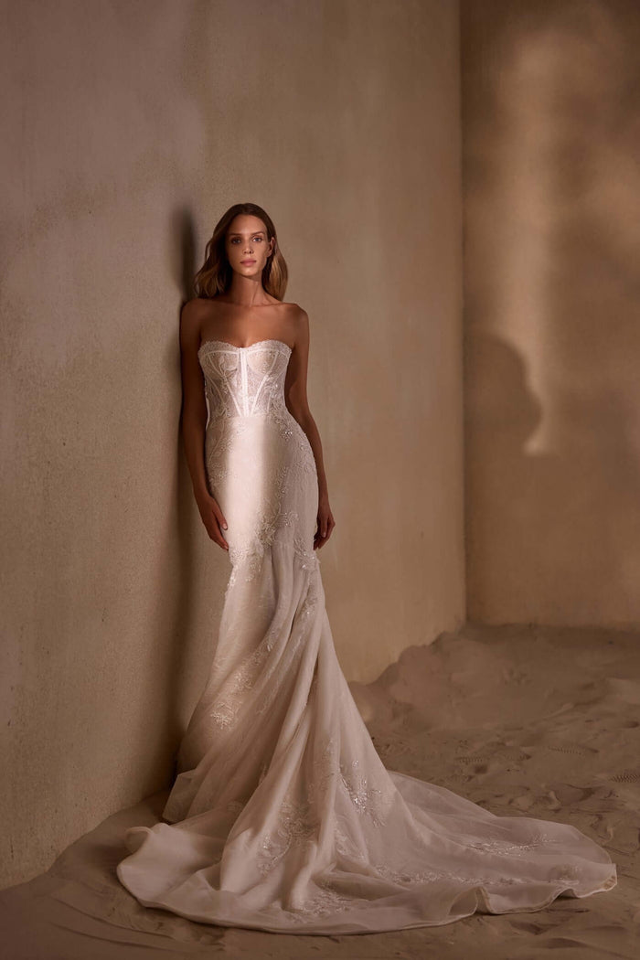 gliiter tulle wedding dress,sparkly wedding dress ottawa, mermaid wedding dress near me, fitted dresses near me, mermaid wedding dress