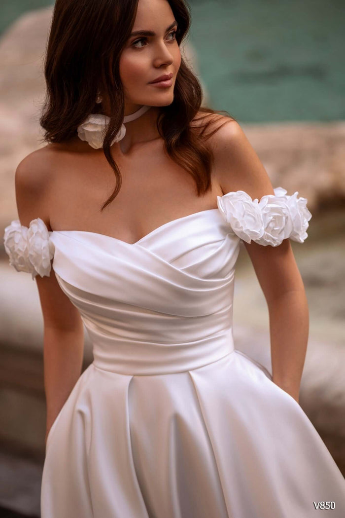 aline dress, revelle Ottawa, poshfair boutique, poshfair boutique, posh bridal, wedding dress boutique near me, satin wedding dress