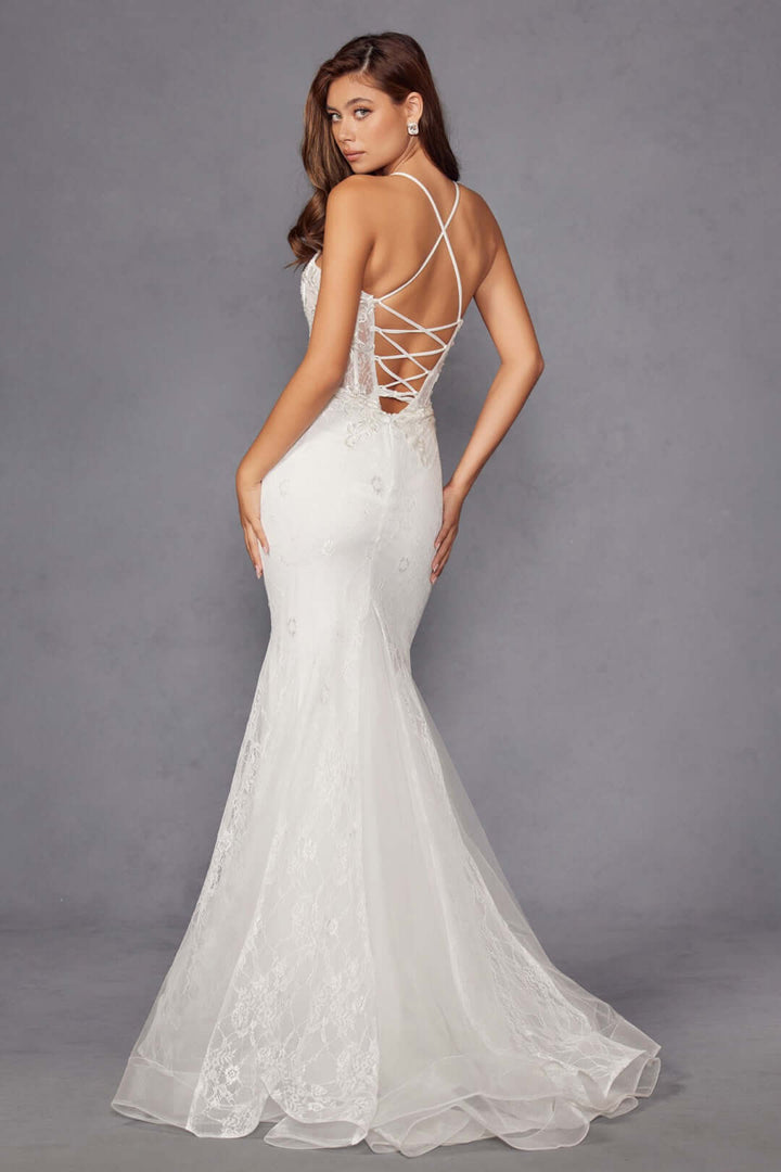 mermaid wedding dress ottawa, corset wedding dress in orleans, best bridal store in ottawa, bridal boutique in orleans, ottawa. wedding dress with spaghetti straps