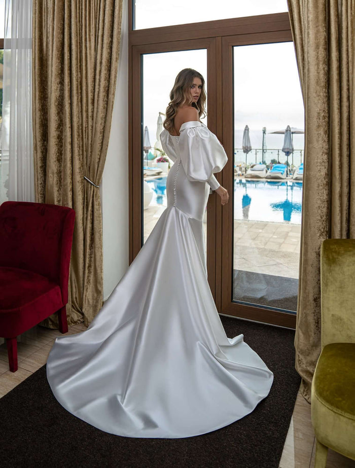 bridal gown with sleeves near me, bridal gown with sleeves, puffy sleeves, removable sleeves, wedding dresses with long sleeves, fit and flare wedding dress
