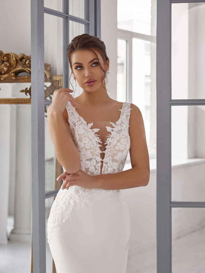 fit and flare dress ottawa, canadian bridal dresses, dreamy dress Ottawa, luxe bridal Algonquin, made with love bridal Canada, fit and flare wedding dress