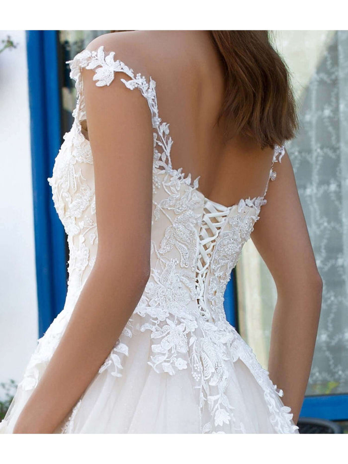  bridal boutique in orleans, bridal boutique near me, bridal boutiques near me, bridal dresses Canada, bridal gown Canada, aline wedding dress