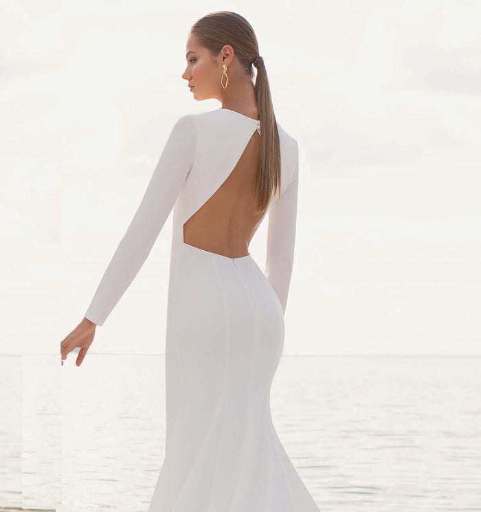  couture wedding dress near me, couture wedding dresses in orleans, custom wedding dress in ottawa, fit and flare wedding dress
