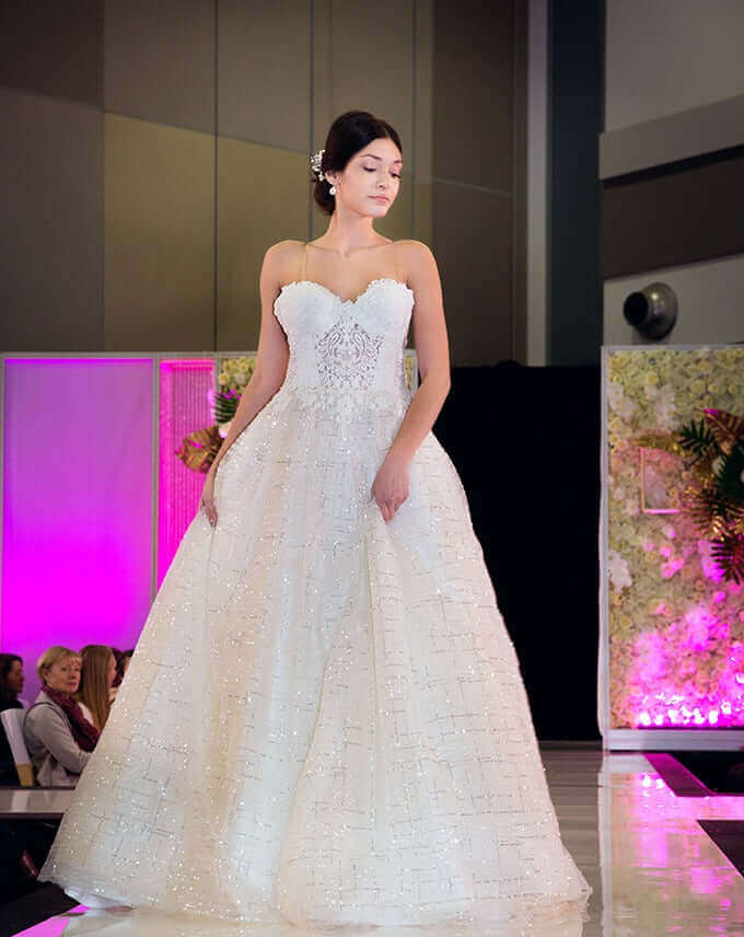 sample sale wedding dresses, wedding dress sample sale ottawa, wedding dress samples online, tulle lace wedding dress, sparkly wedding dress