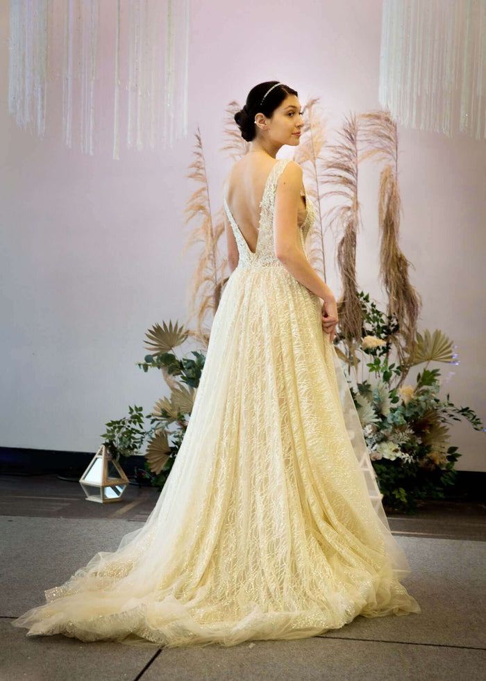 glitter tulle wedding dress, glitter tulle, aline wedding dress, bridal sample gowns, bridal sample sale online, bridal sample sale, aline wedding dress