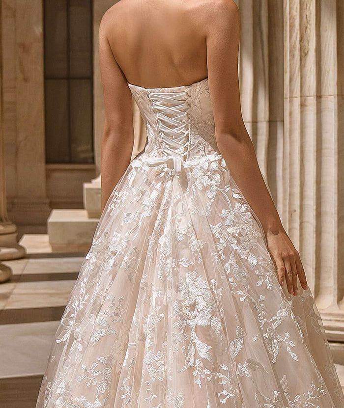 wedding dress boutique near me, wedding dress boutiques near me, wedding dress Canada, wedding dress designer Canada,  aline wedding dress