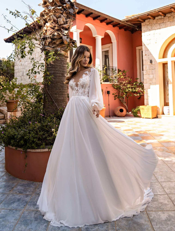 lace wedding dress ottawa, lace wedding dress, lace bodice, chiffon wedding dress, wedding dresses in Ontario, wedding dresses online Canada, aline wedding dress