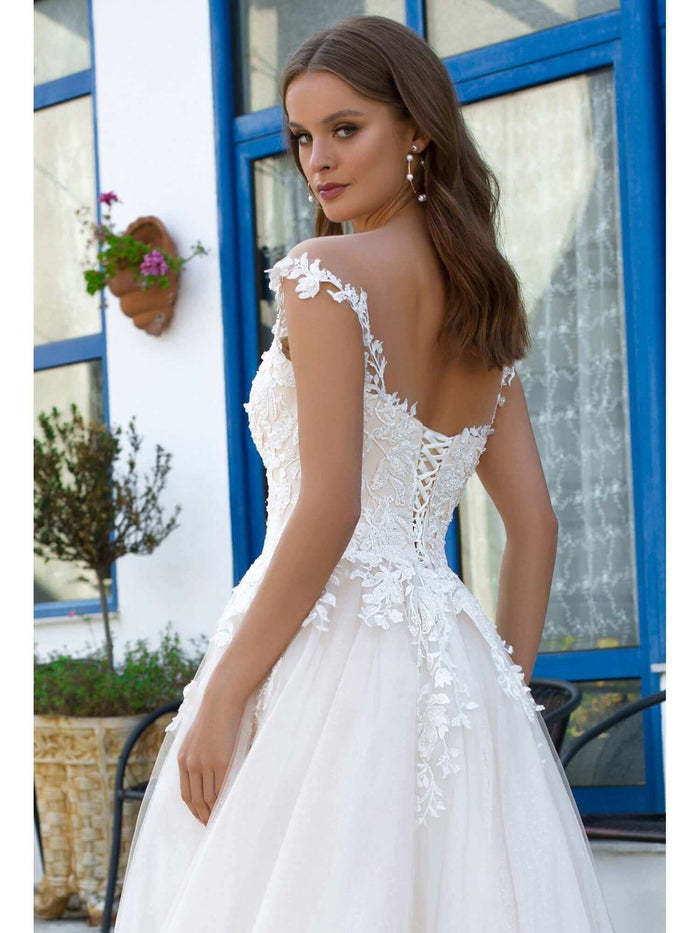 bridal gowns Canada, bridal gowns Ontario, bridal shop Canada, bridal shop in orleans, bridal shop in ottawa, bridal shop in Toronto, aline wedding dress