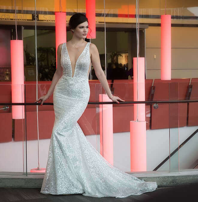 form fitting wedding dress ottawa, canadian wedding dresses, online wedding dresses Canada, ontario wedding dresses, fit and flare wedding dress