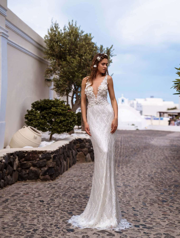 online wedding dresses Canada, ontario bridal shops, ontario wedding dresses, orleans bridal boutique, orleans bridal shop, fit and flare wedding dress