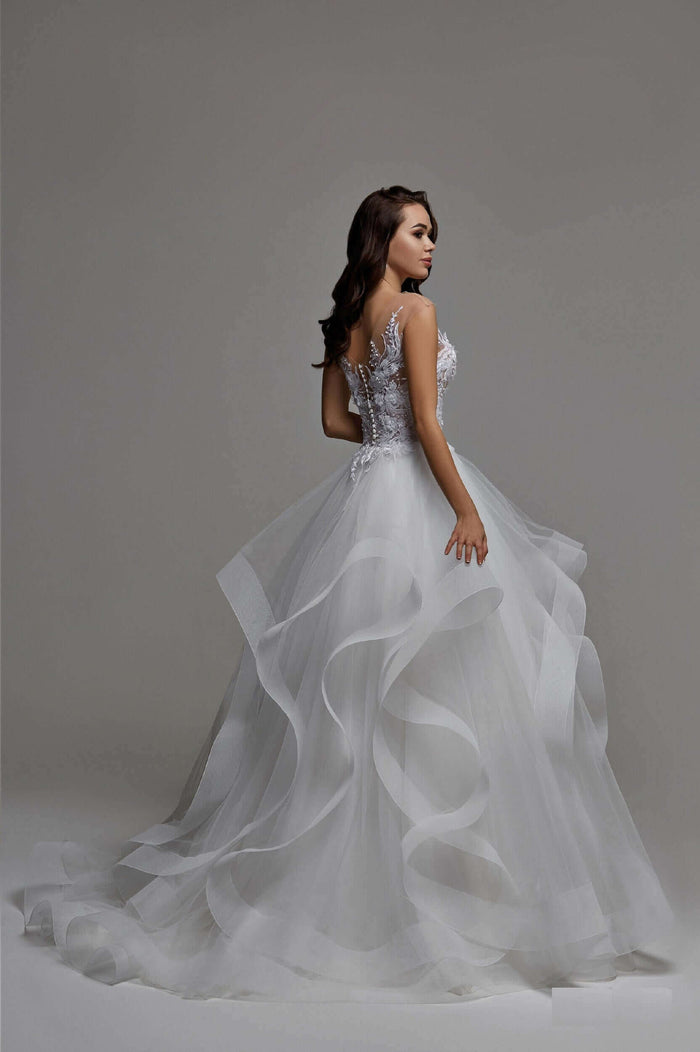 tulle wedding dress, wedding dress with multilayer skirt, bridal designer in orleans, bridal designer, designer wedding dresses in orleans, ball gown wedding