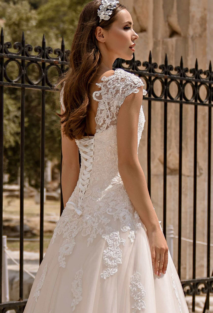 lace wedding dress ottawa, bridal store near me, poshfair boutique, canada bridal dresses, canada wedding gown, canada wedding gowns, aline wedding dress