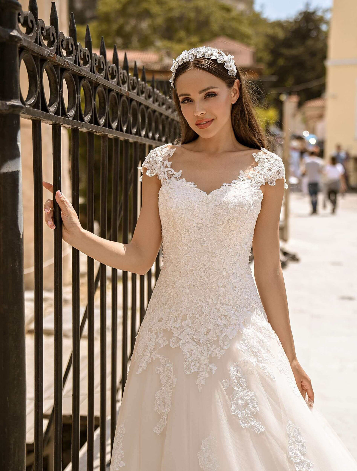 tulle lace wedding dress, sweetheart wedding dress, lace wedding dress, bridal shops in Canada, bridal shops near me, aline wedding dress