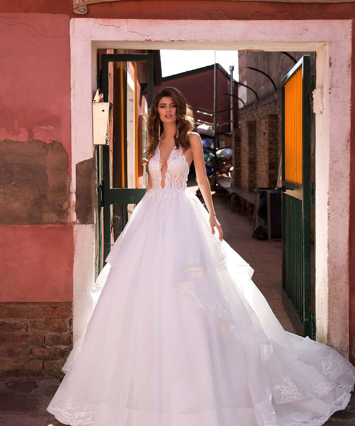 ottawa bridal stores, ottawa wedding dress stores, revelle Ottawa, poshfair boutique, poshfair boutique, posh bridal, 