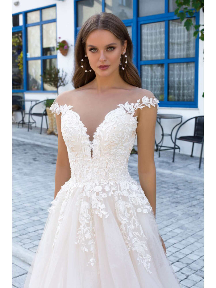  aline wedding dress, online wedding dresses Canada, bridal boutique, bridal shops Canada, bridal shops in Canada, bridal shops near me, aline wedding dress