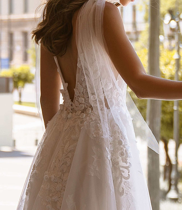 wedding dresses online shop, wedding dresses outlet, wedding gowns Canada, wedding gowns in Canada, aline wedding dress