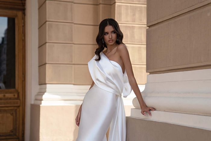canada wedding gowns, canadian bridal dresses, canadian wedding dresses, dreamy dress Ottawa, with love bridal Ottawa, fit and flare wedding dress