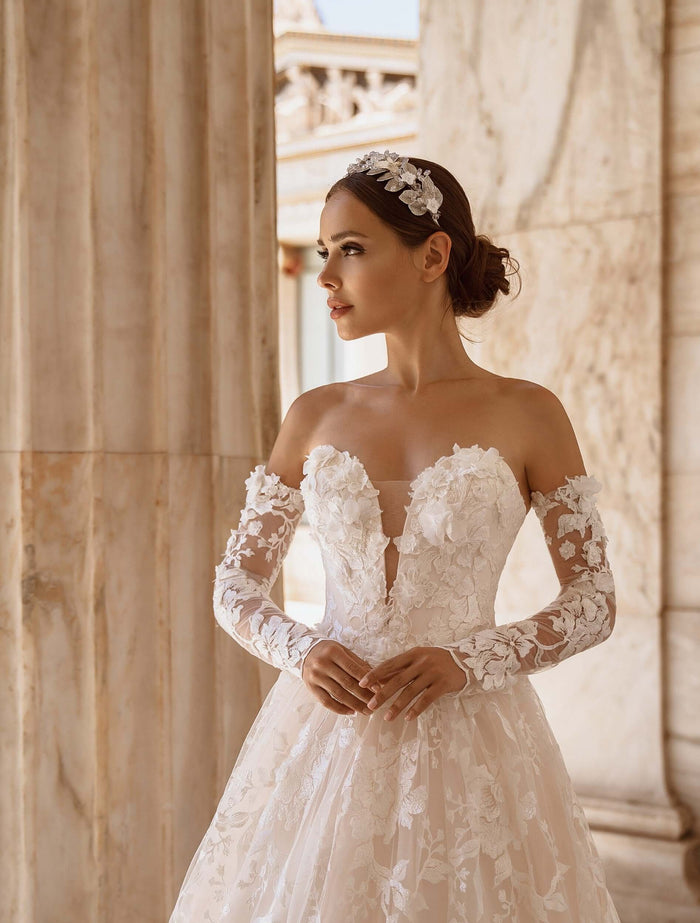 wedding Ottawa, wedding store Canada, wedding store, with love bridal Ottawa, with love Ottawa, weddings dresses Canada, aline wedding dress