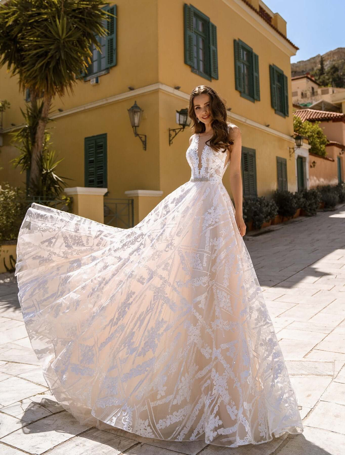 aline wedding dress, low back wedding dress, wedding dress low back, wedding dress with plunging neckline, bridal boutique in orleans,