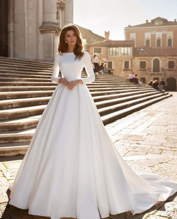 islamic bridal gown ottawa, islamic wedding dress near me, modest bridal gown near me, modest bridal gown ottawa, ball gown wedding dress