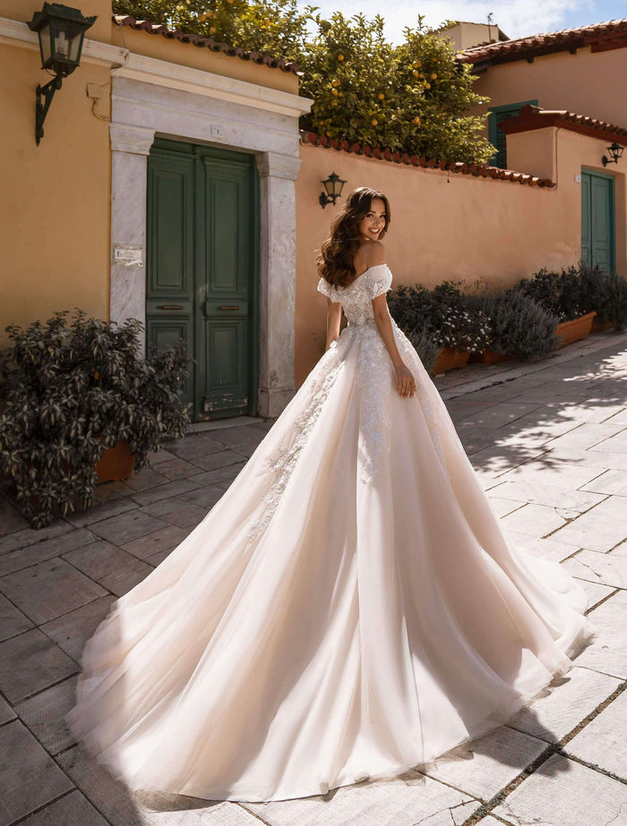 online wedding dress sample sale, wedding dress on sale, wedding dress online Canada, wedding dress online sample sale, wedding dress online, aline wedding dress