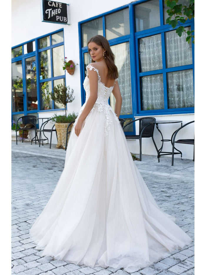 ottawa bridal boutiques, ottawa bridal shops, ottawa bridal stores, poshfair boutique, poshfair boutique, posh bridal, aline wedding dress