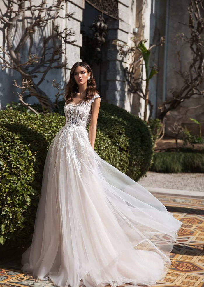 designer wedding dress sample sale, champagne wedding dress ottawa, bridal shop in Toronto, aline lace wedding dress, lace wedding dress, aline wedding dress